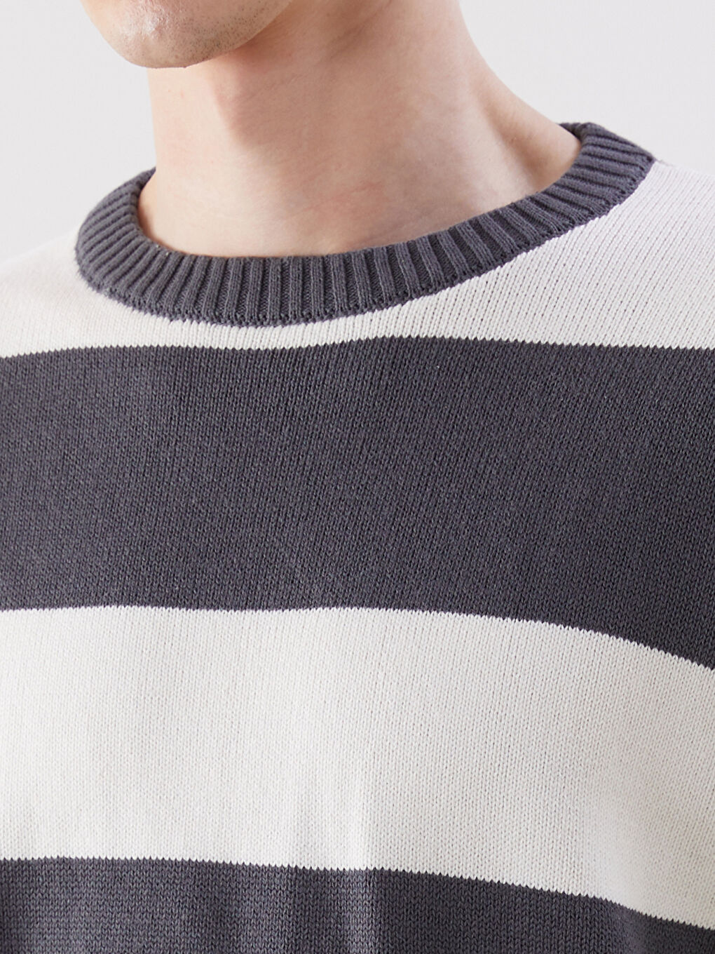 Crew Neck Striped Men's Sweater-2