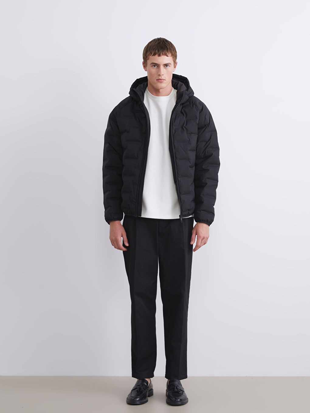 Siyah Slim Fit Kapüşonlu Erkek Şişme Mont-1