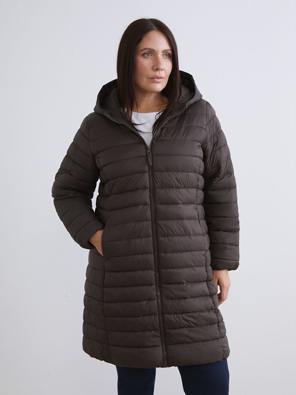 Kahverengi Kapüşonlu Kadın Şişme Mont-1