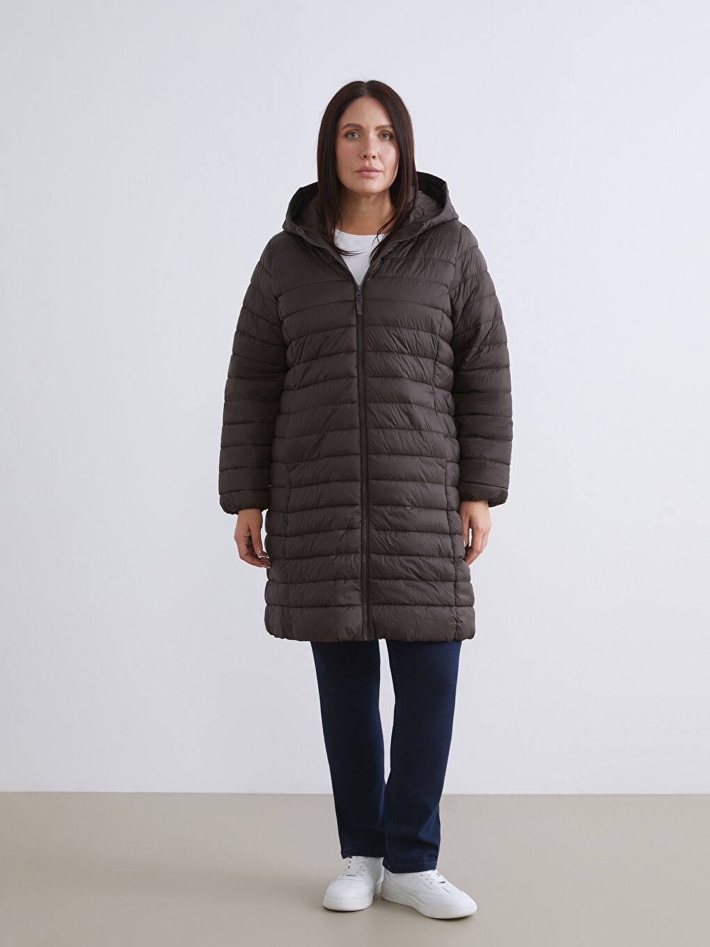 Kahverengi Kapüşonlu Kadın Şişme Mont-5