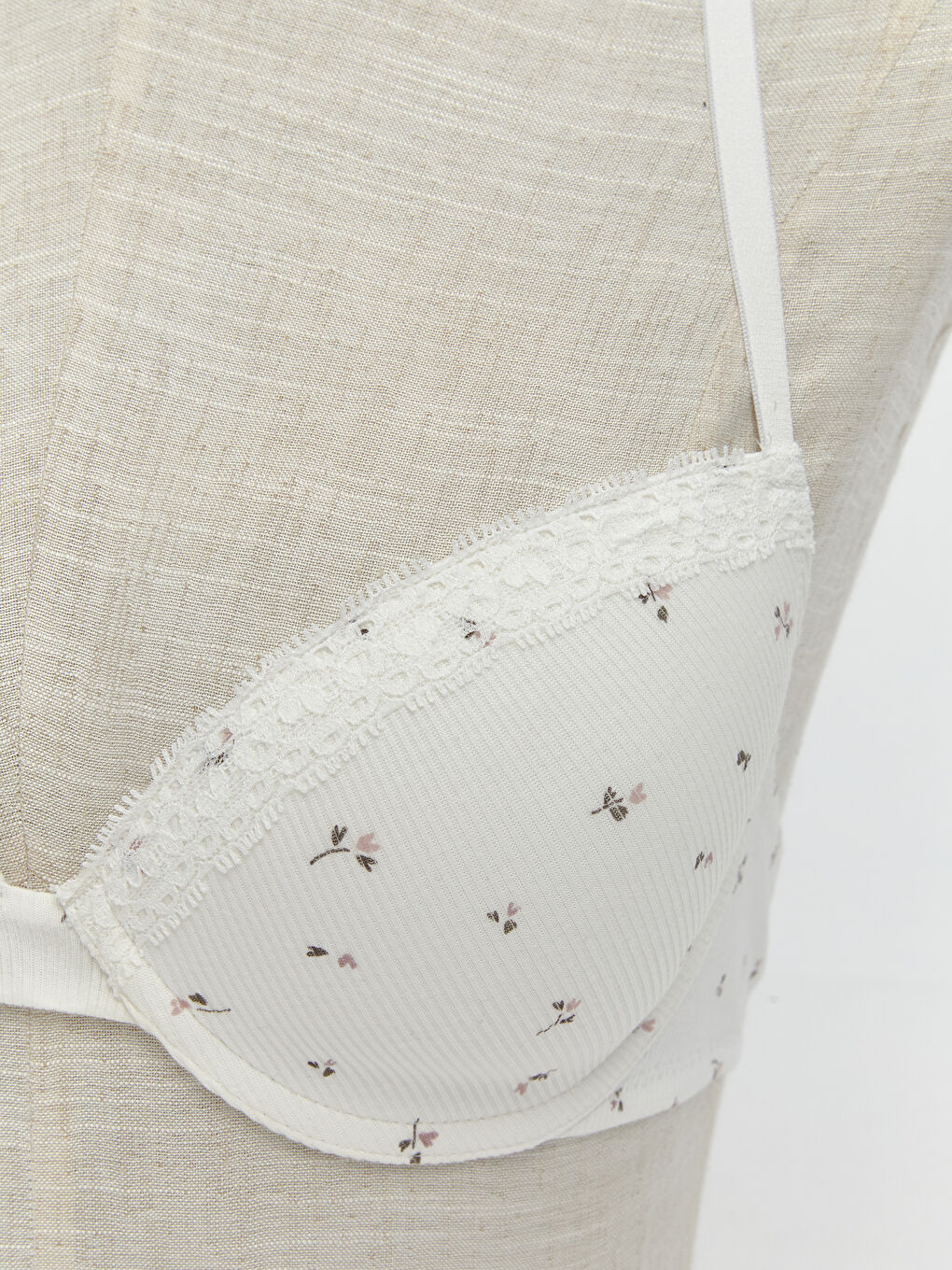 LCW DREAM Wired Non-Padded Floral T-Shirt Bra -W53511Z8-LRA
