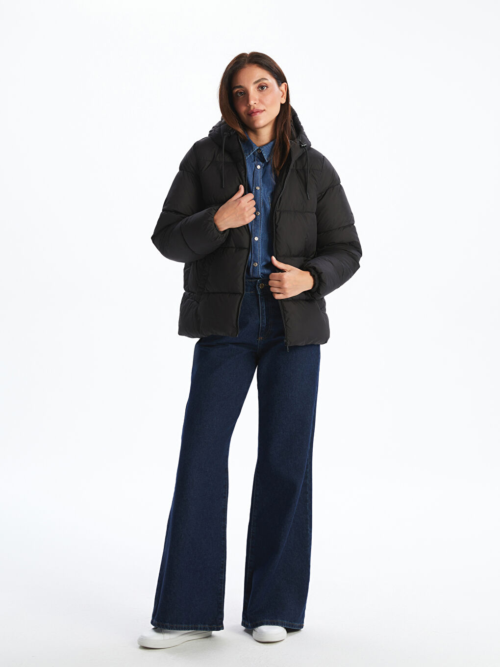 Siyah Kapüşonlu Kadın Şişme Mont-2