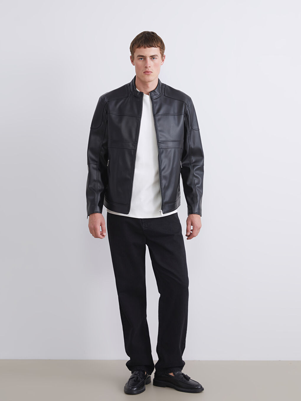 Siyah Standart Kalıp Dik Yaka Erkek Deri Görünümlü Ceket-1