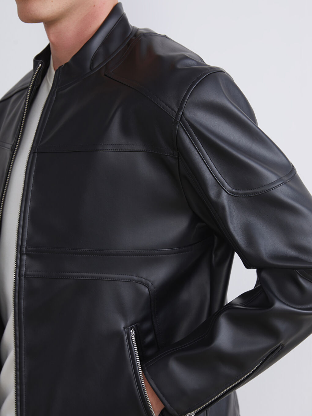 Siyah Standart Kalıp Dik Yaka Erkek Deri Görünümlü Ceket-3