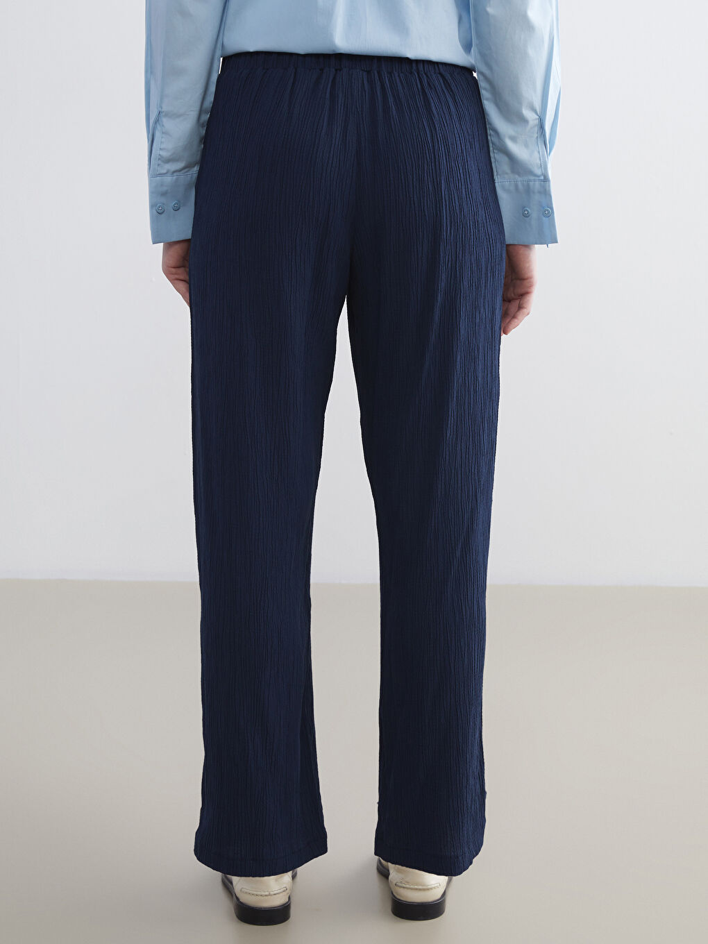 LCWAIKIKI Classic Elasticated Waist Textured Women's Trousers -W53632Z8-Z3H