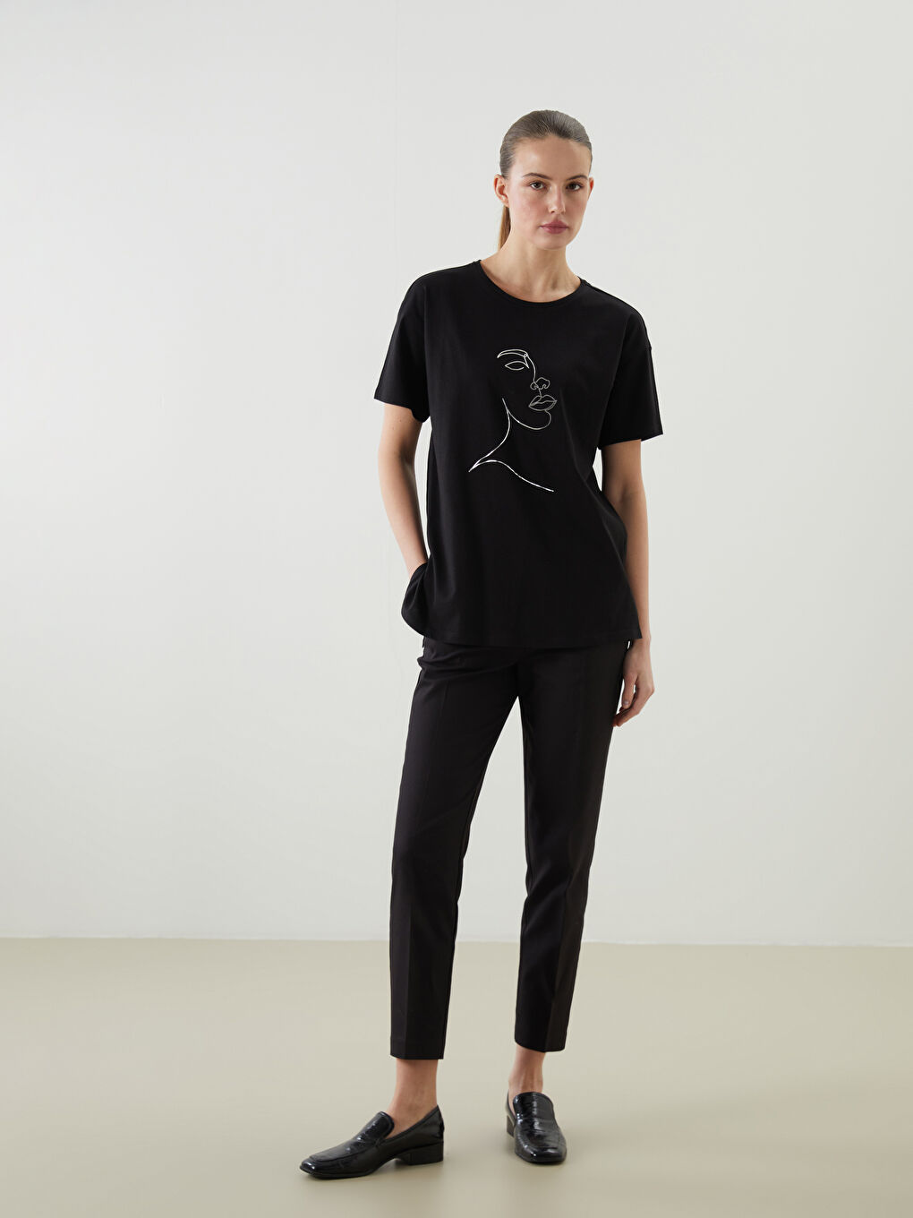 LCWAIKIKI Classic Crew Neck Printed Women's T-Shirt -W53655Z8-CVL