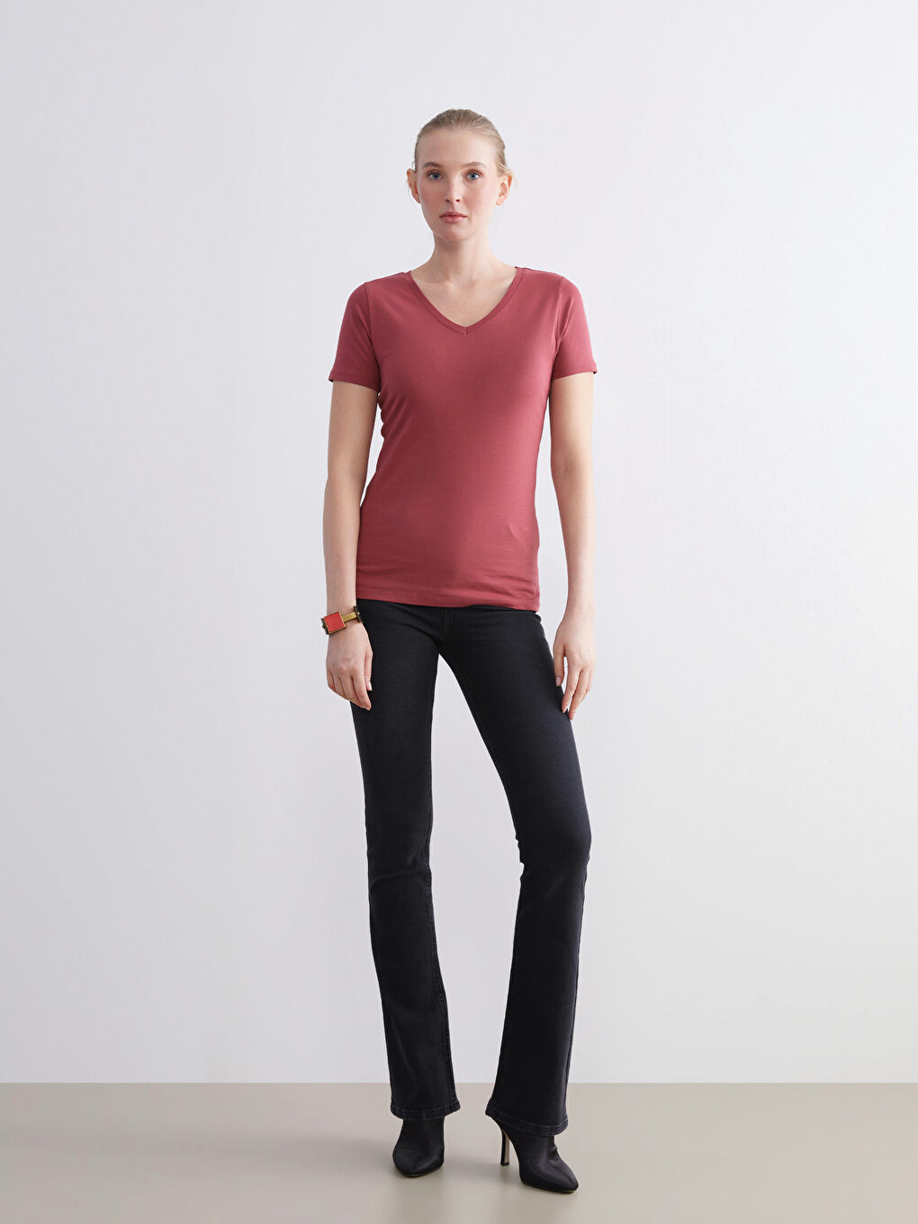 Pembe V Yaka Kadın Tişört-1