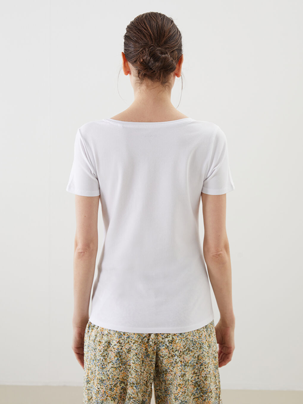 LCWAIKIKI Classic V Neck Women's T-Shirt -W53663Z8-Q6K