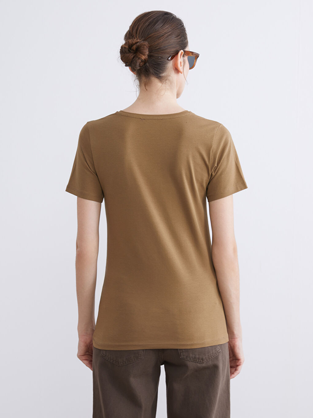 Haki Bisiklet Yaka Kadın Tişört-3