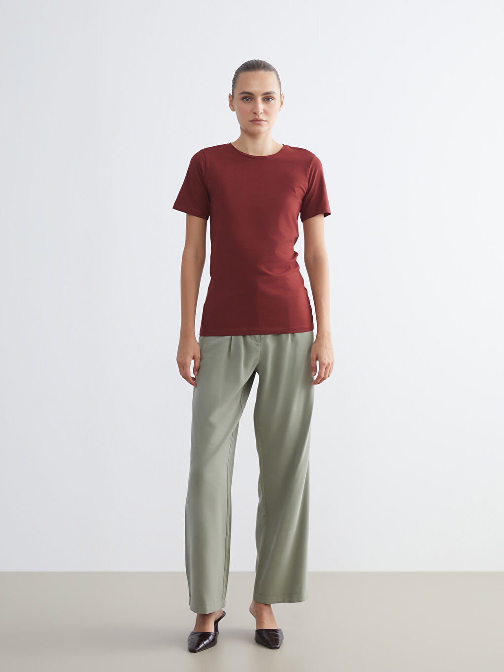 Bordo Bisiklet Yaka Kadın Tişört-1