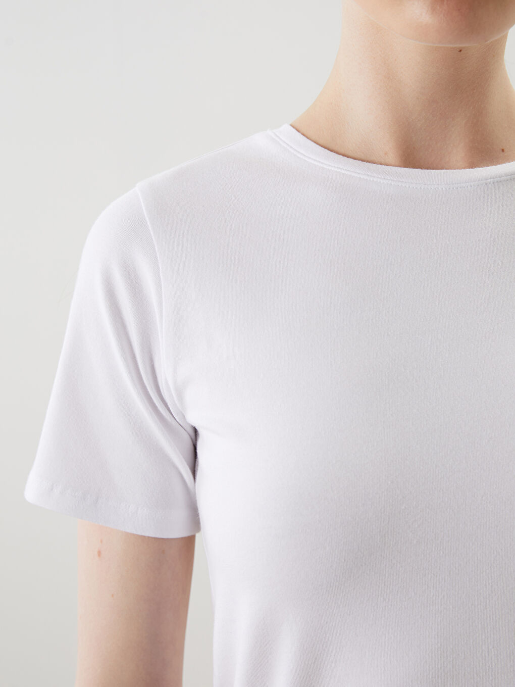 LCWAIKIKI Classic Woman WHITE T-Shirt -W53664Z8-Q6K