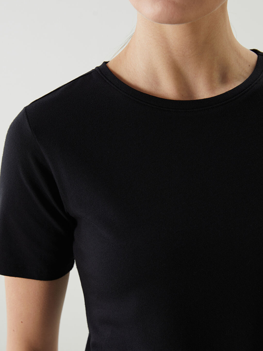 LCWAIKIKI Classic Woman BLACK T-Shirt -W53664Z8-CVL