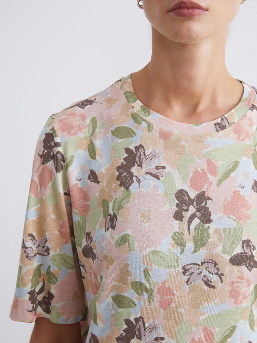 LCWAIKIKI Classic Crew Neck Floral Women's T-Shirt -W53681Z8-F9C