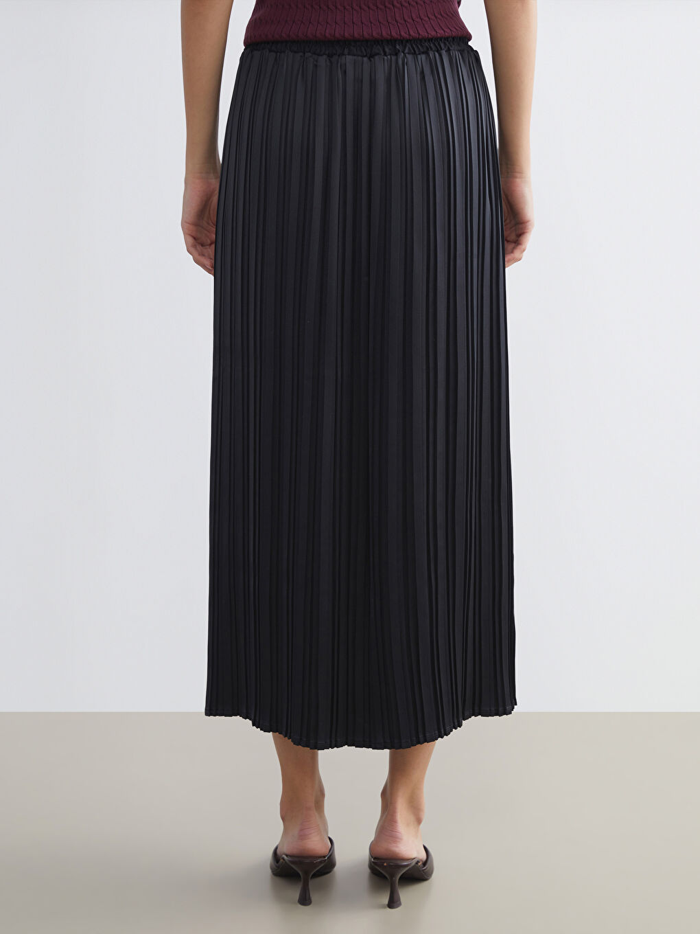 LCWAIKIKI Classic Elastic Waist Satin Pleated Skirt -W53734Z8-CVL