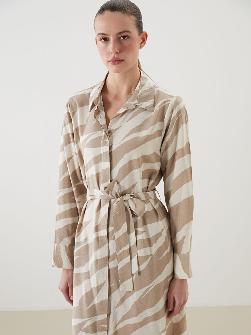 LCWAIKIKI Classic Figured Waistband Shirt Dress -W53739Z8-LRA