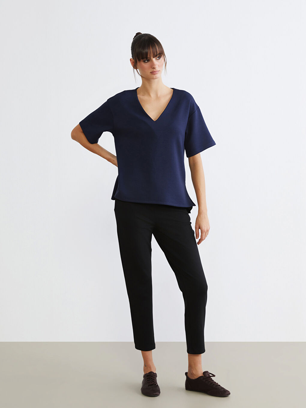 Women's Sweatpants with Elastic Waist-1