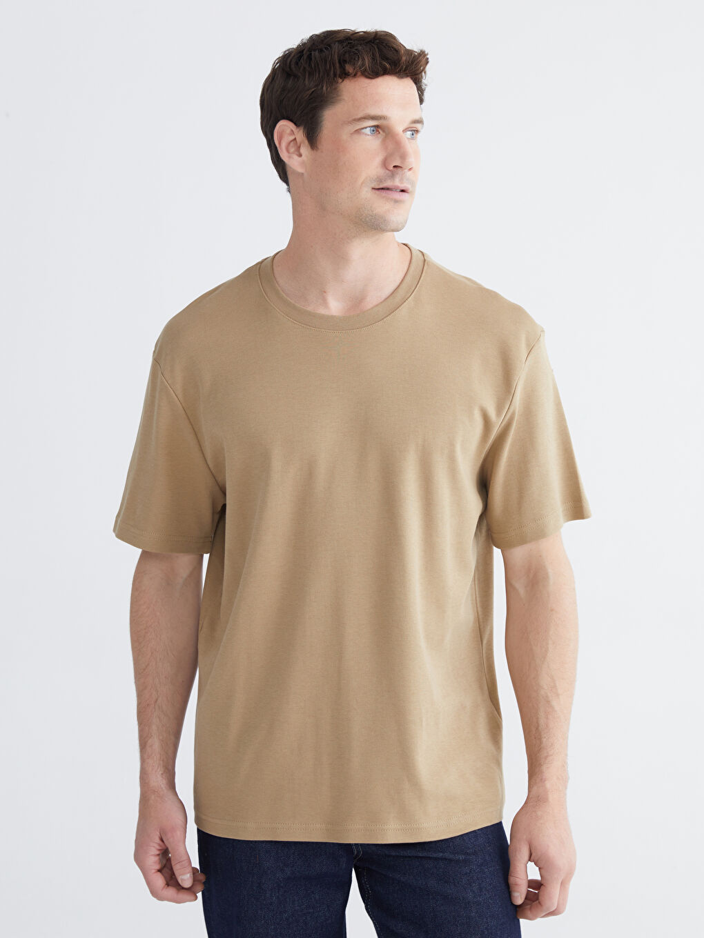 تي شيرت رجالي بكم قصير وكول مدور