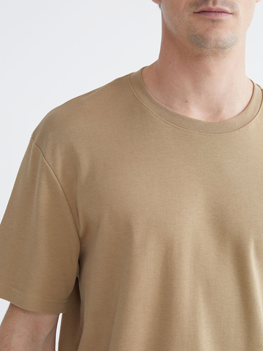 تي شيرت رجالي بكم قصير وكول مدور-2