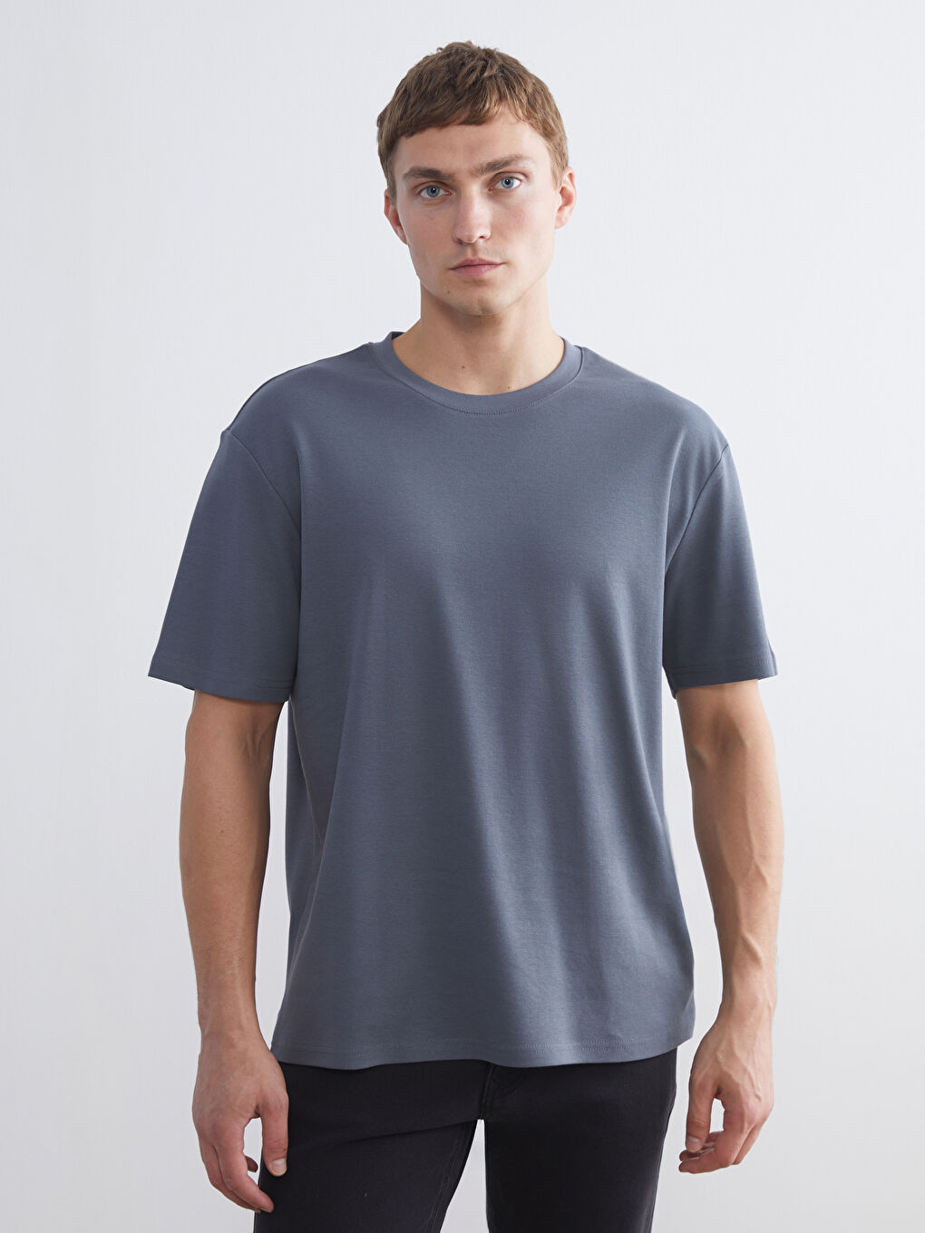 LCWAIKIKI Classic Crew Neck Short Sleeve Men's T-Shirt -W53870Z8-QJ1