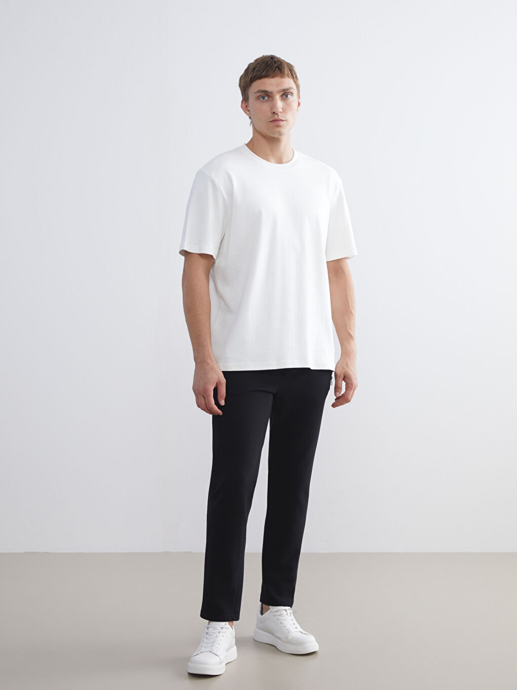 LCWAIKIKI Classic Crew Neck Short Sleeve Men's T-Shirt -W53870Z8-R9J