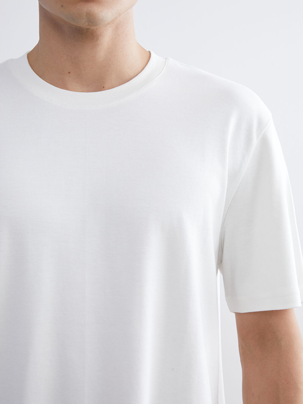 LCWAIKIKI Classic Crew Neck Short Sleeve Men's T-Shirt -W53870Z8-R9J
