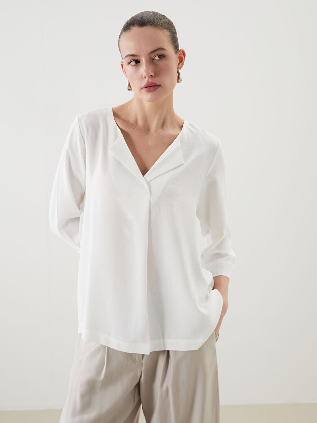 LCWAIKIKI Classic SVETLO BEŽ Bluza Žena -W54114Z8-FEW