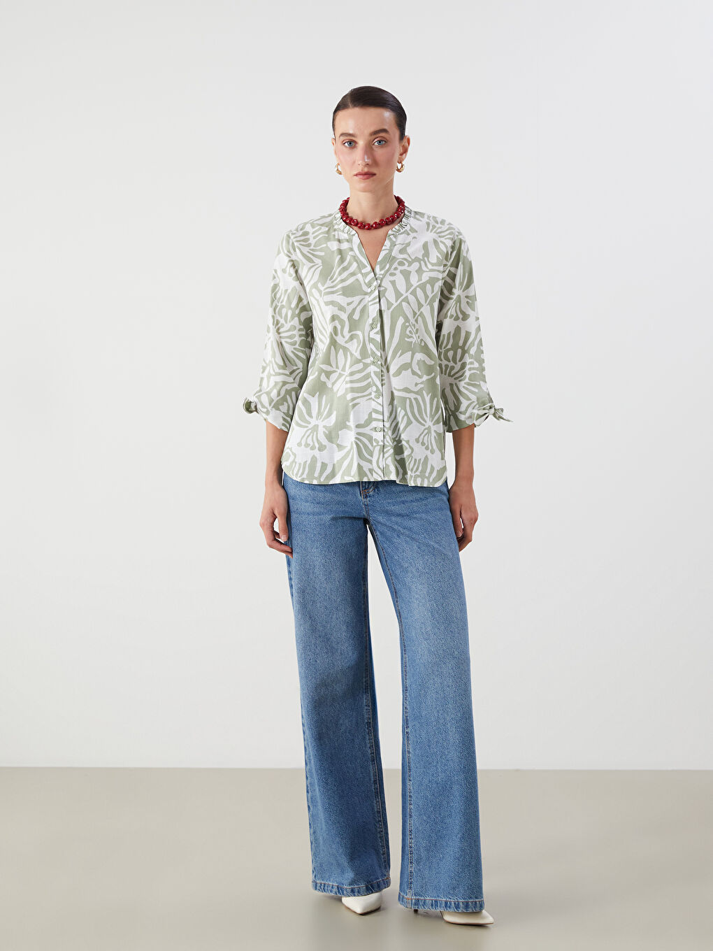 LCWAIKIKI Classic Woman GREEN Blouse -W54121Z8-LRR