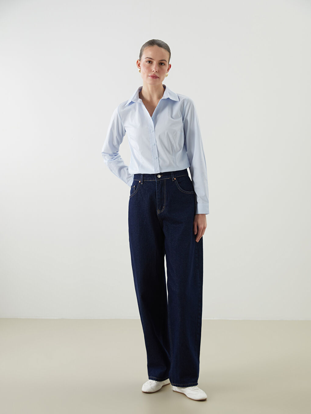 LCWAIKIKI Classic Poplin Women's Shirt -W54143Z8-VK3