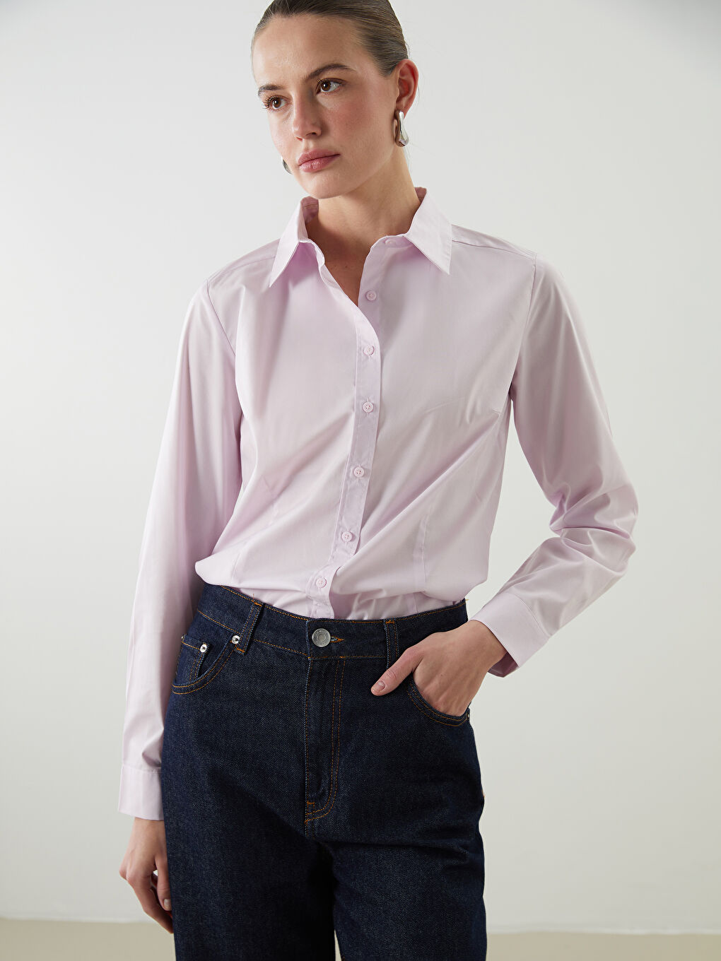 LCWAIKIKI Classic Poplin Women's Shirt -W54143Z8-VL0