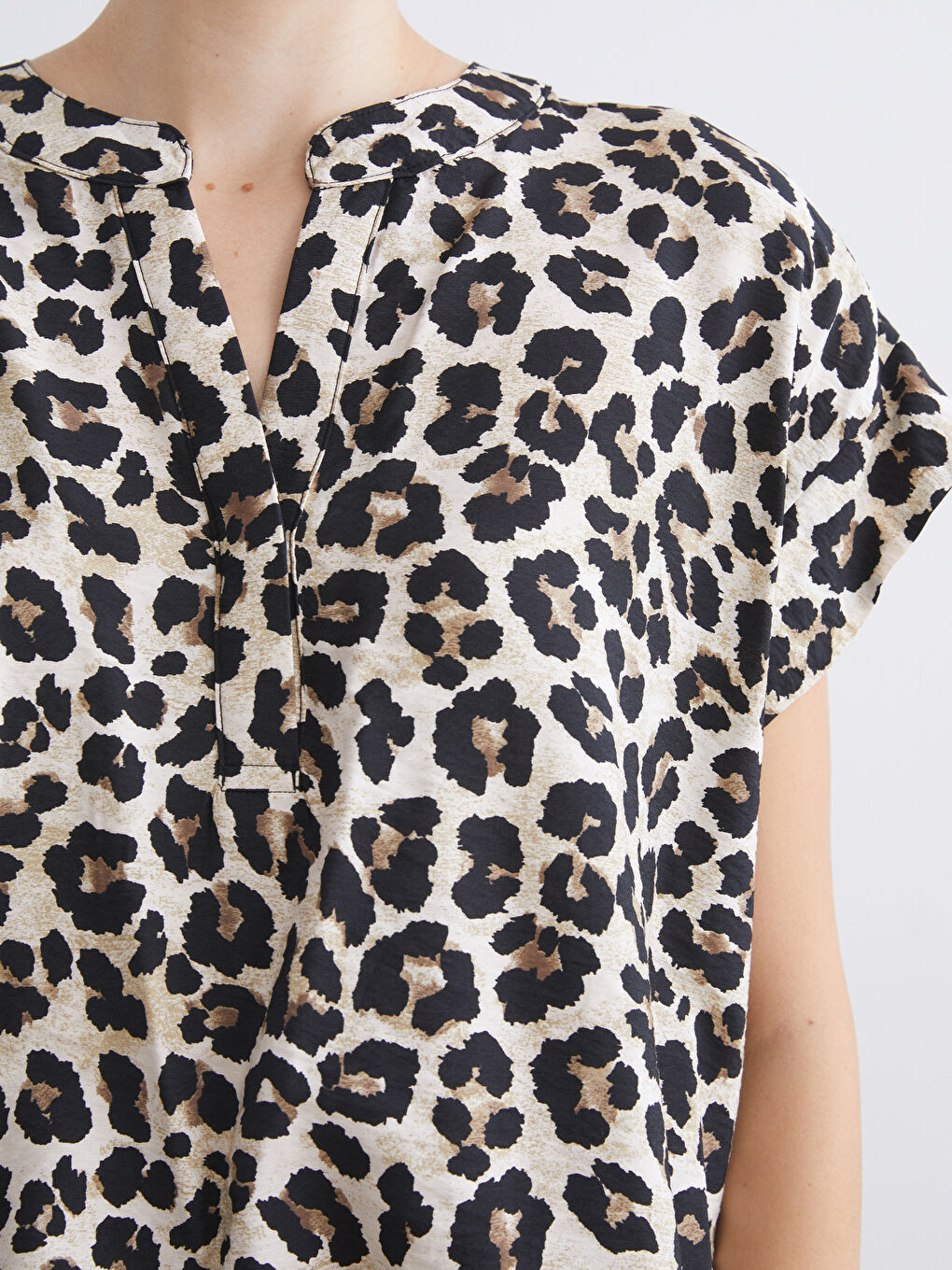 LCWAIKIKI Classic Woman BROWN Blouse -W54148Z8-LQY