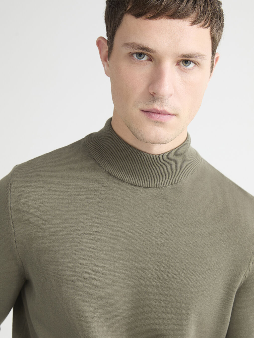 سترة تريكو بكول نص عالي رجال