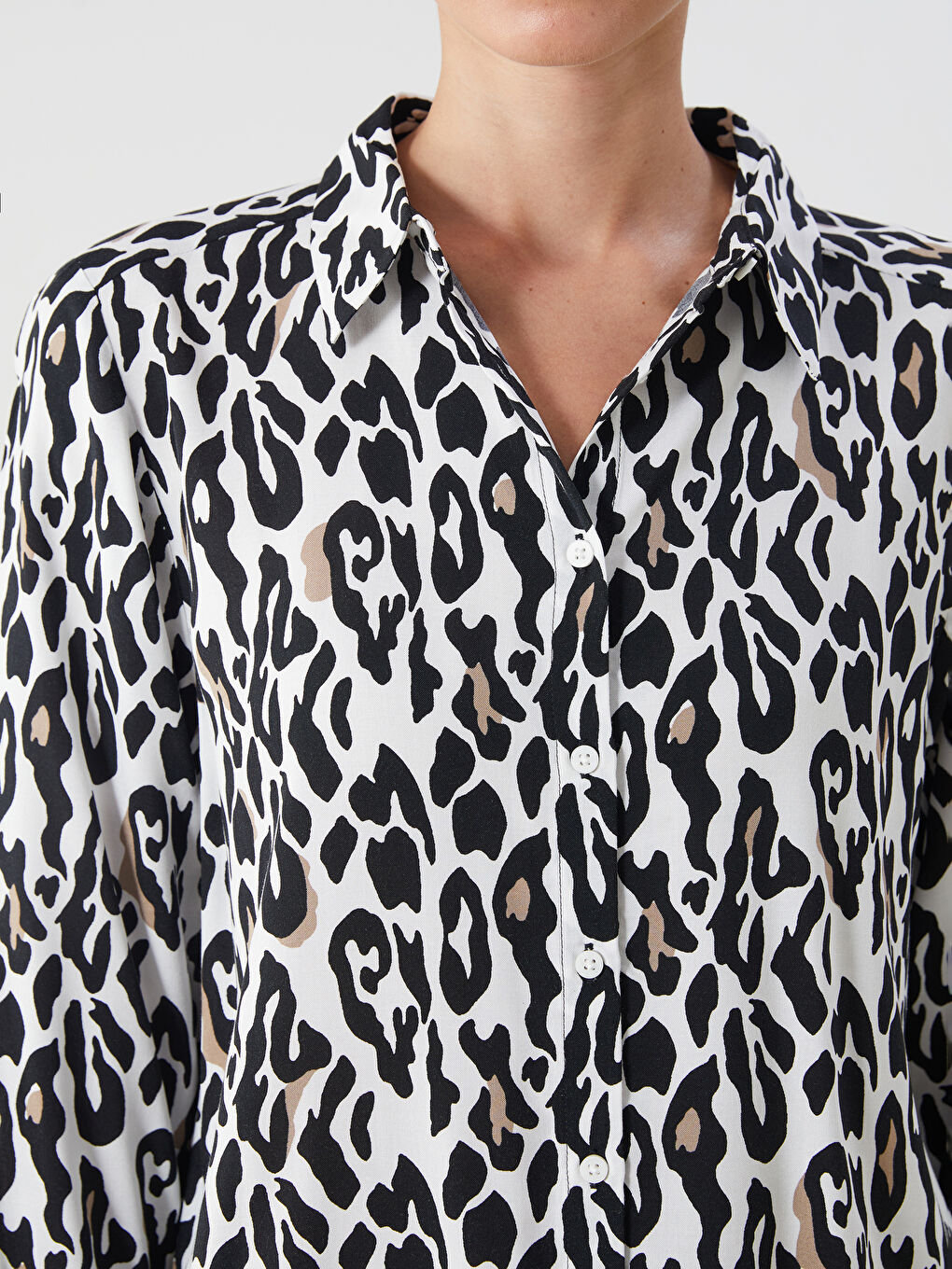 LCWAIKIKI Classic Patterned Women's Shirt -W54172Z8-LQJ