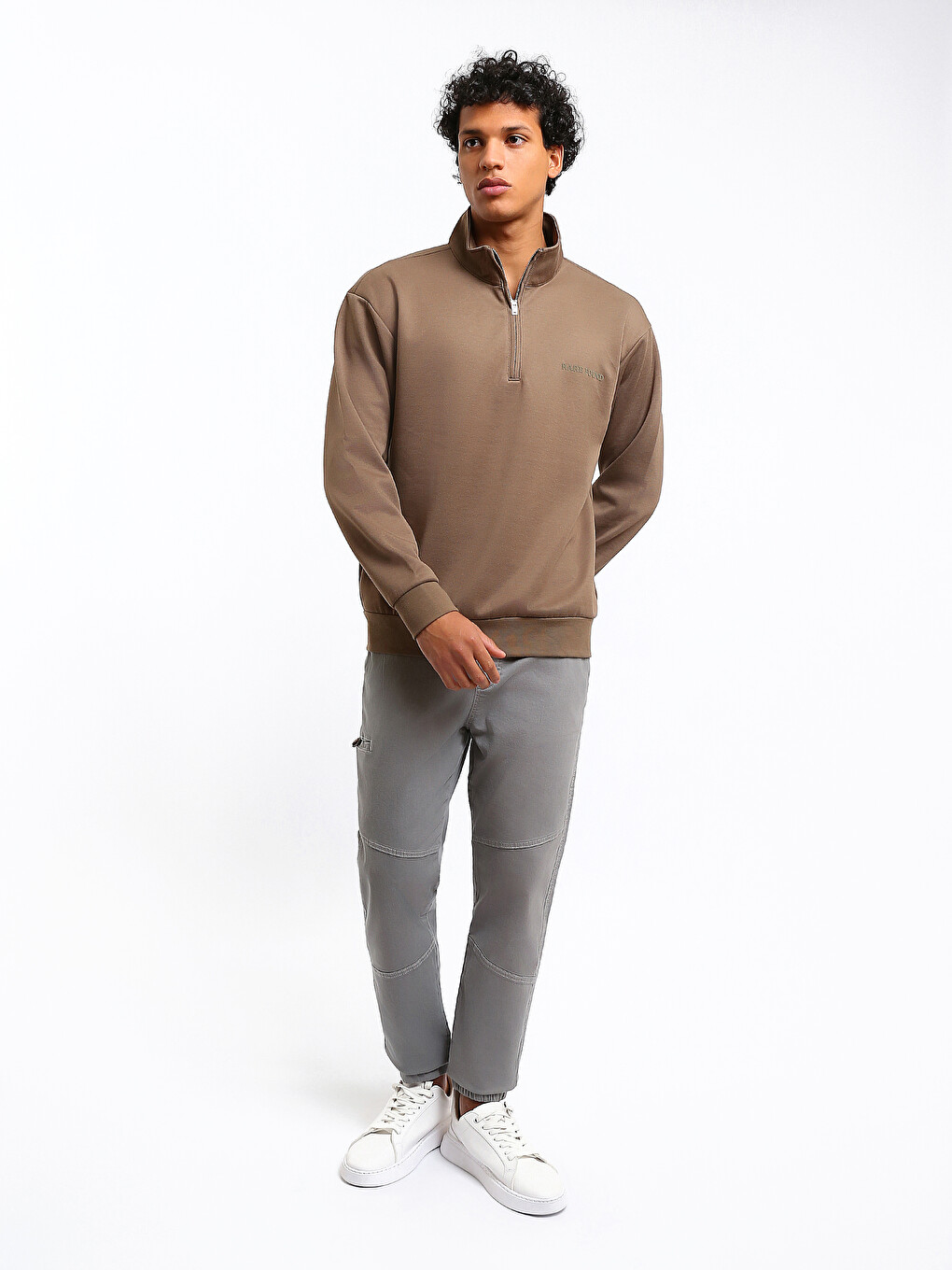 Kahverengi Dik Yaka Baskılı Erkek Sweatshirt-1