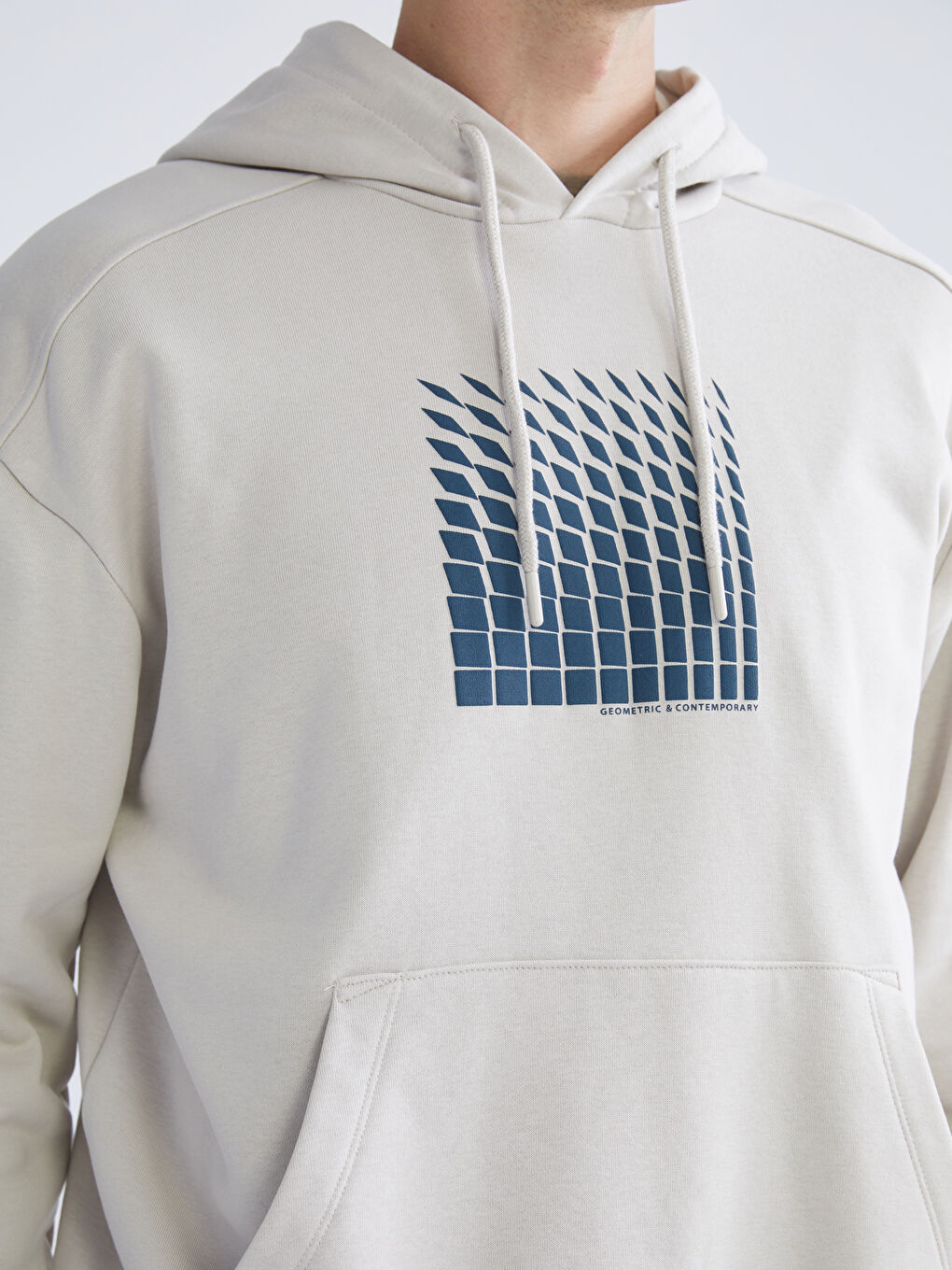 Bej Uzun Kollu Baskılı Erkek Hoodie-2