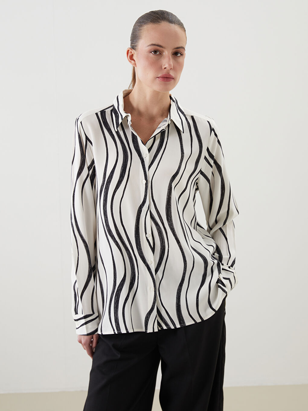 LCWAIKIKI Classic Patterned Women's Shirt -W54323Z8-VE4