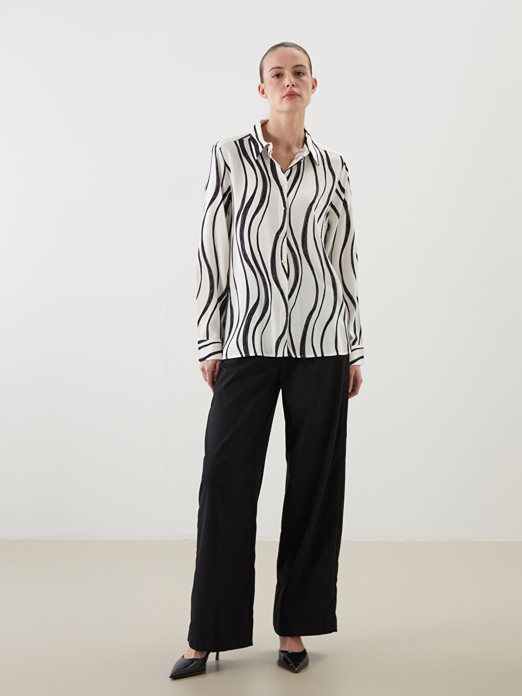 LCWAIKIKI Classic Patterned Women's Shirt -W54323Z8-VE4