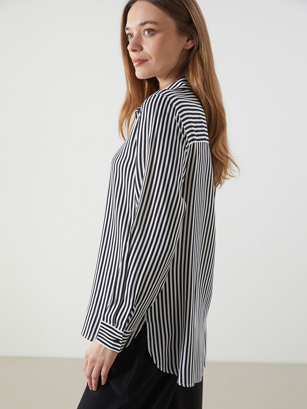 LCWAIKIKI Classic Striped Women's Shirt -W54349Z8-LEG