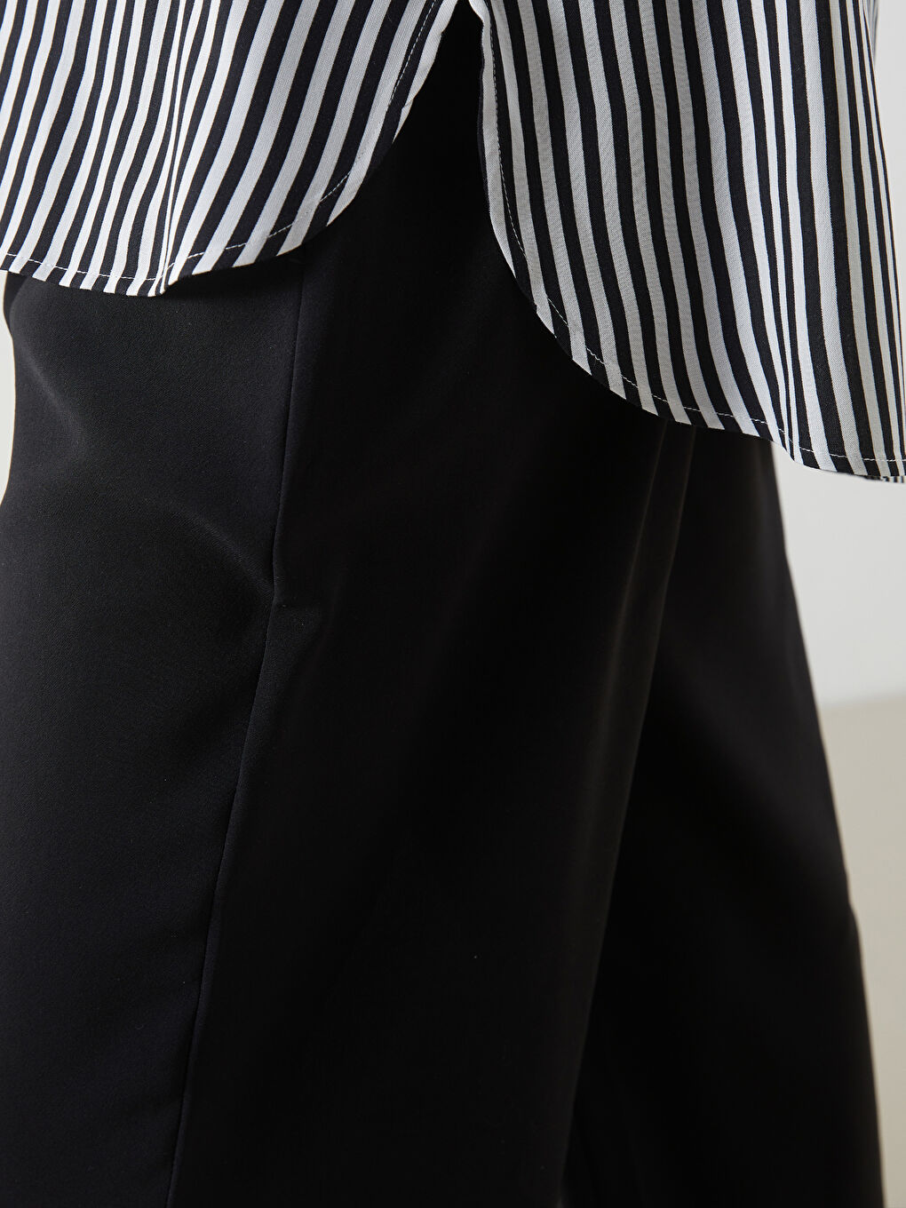 LCWAIKIKI Classic Striped Women's Shirt -W54349Z8-LEG