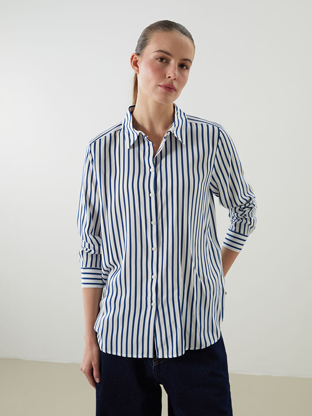 LCWAIKIKI Classic Striped Women's Shirt -W54349Z8-LEN