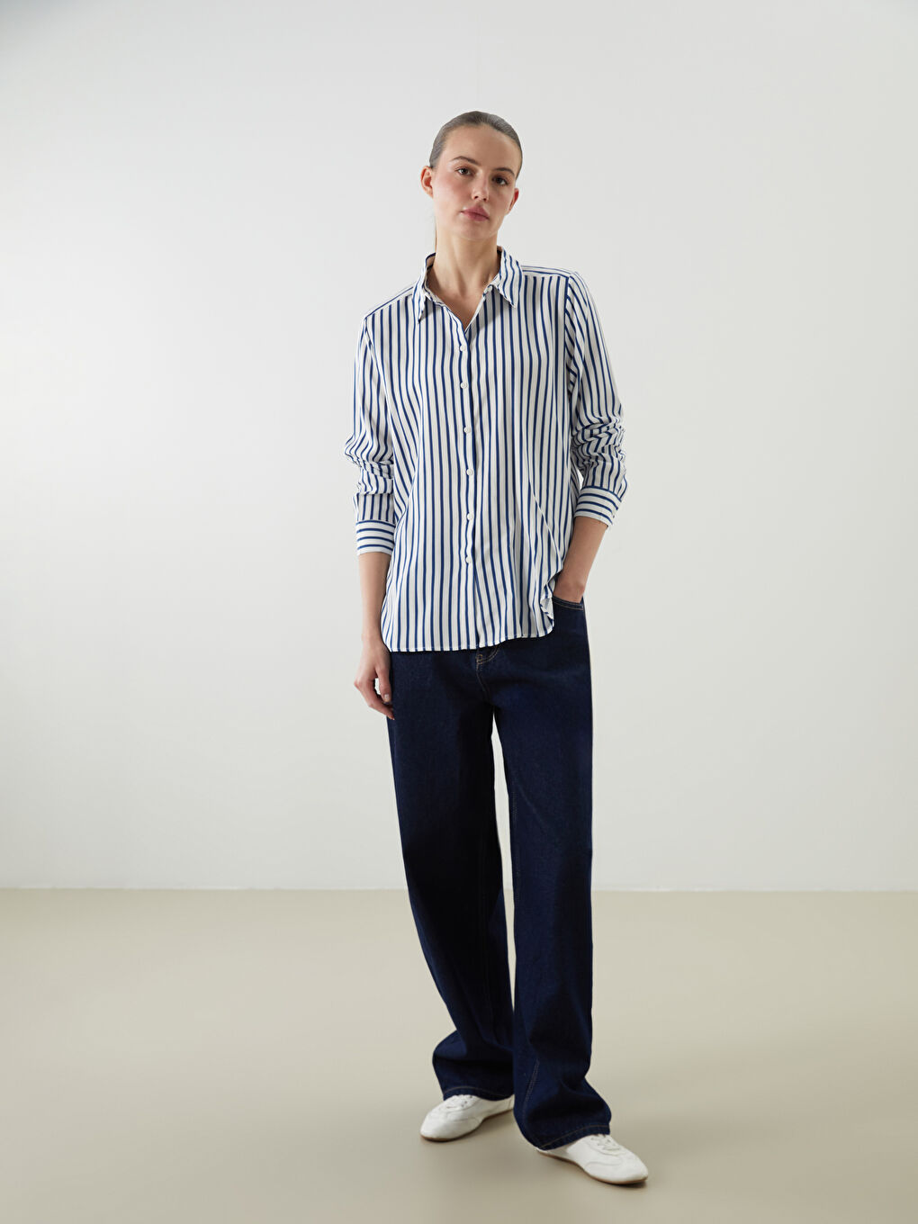 LCWAIKIKI Classic Striped Women's Shirt -W54349Z8-LEN