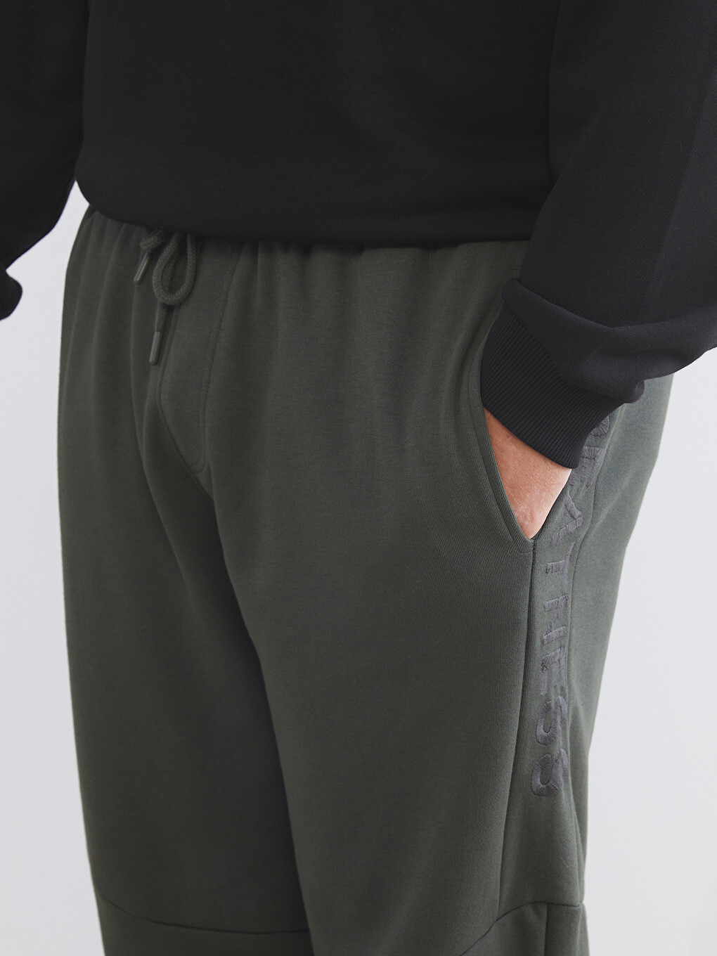 Standard Fit Men's Jogger Sweatpants-3