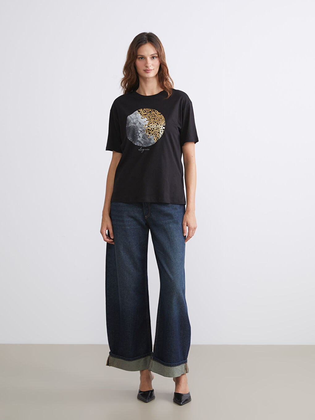 Siyah Bisiklet Yaka Baskılı Oversize Kadın Tişört-1