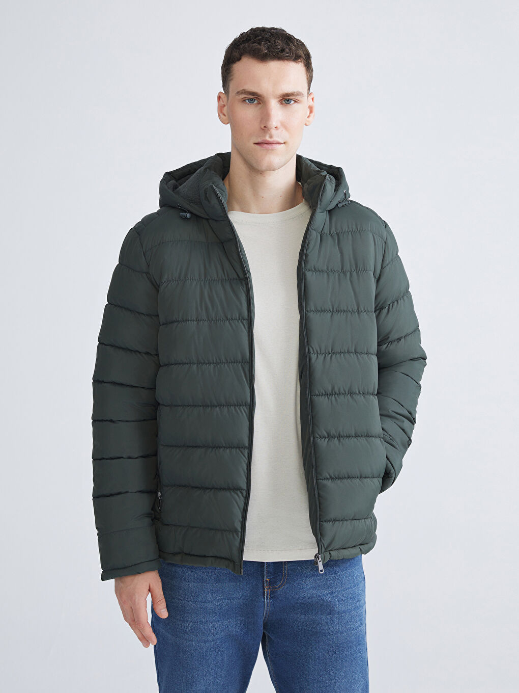 LCWAIKIKI Classic Standard Fit Men's Puffer Coat -W54360Z8-VEG
