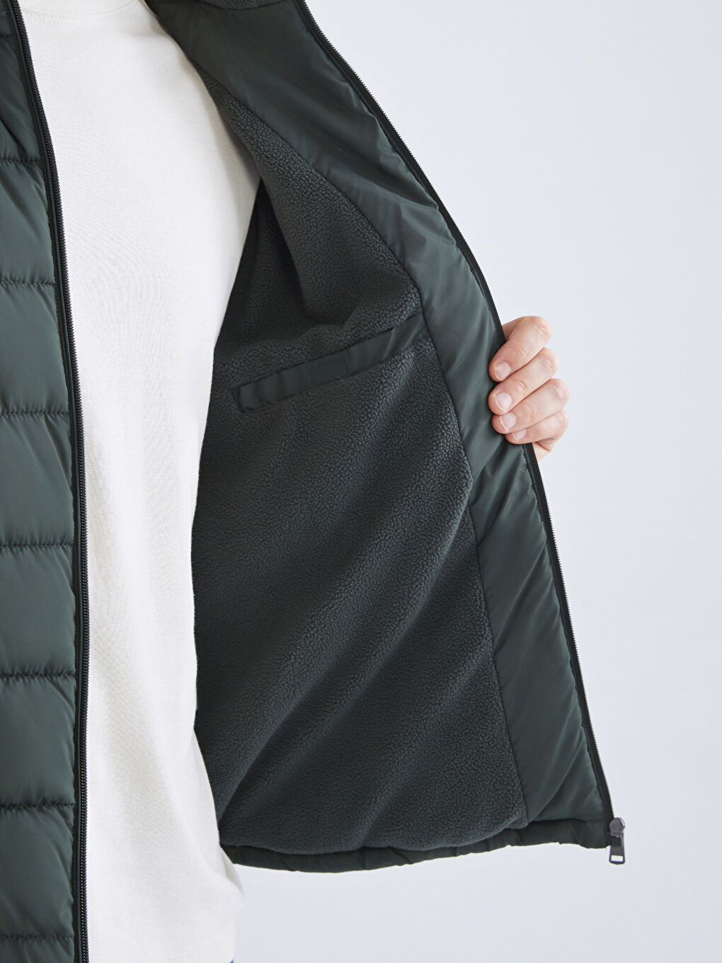 LCWAIKIKI Classic Standard Fit Men's Puffer Coat -W54360Z8-VEG