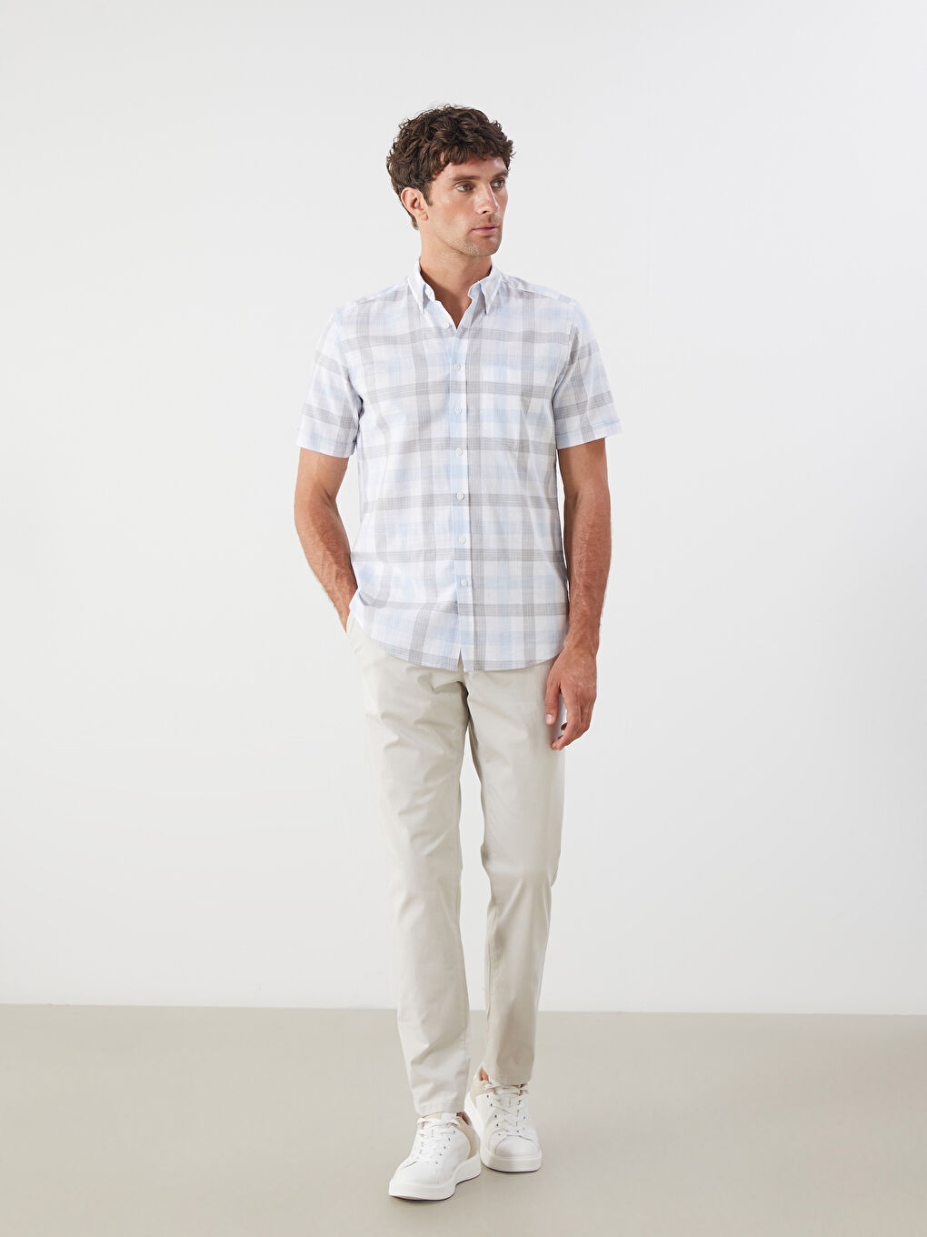 LCWAIKIKI Classic Regular Fit Short Sleeve Plaid Poplin Men's Shirt -W54363Z8-LLC