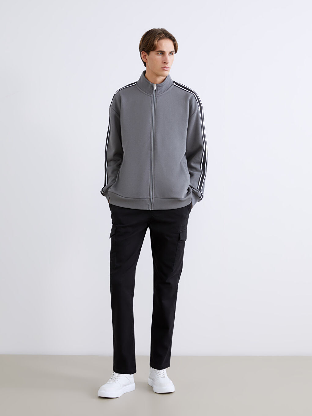 Gri Dik Yaka Uzun Kollu Erkek Fermuarlı Sweatshirt-1