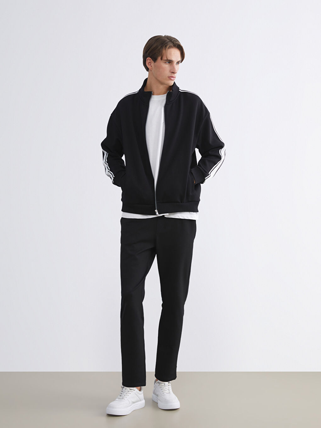 Siyah Dik Yaka Uzun Kollu Erkek Fermuarlı Sweatshirt-1