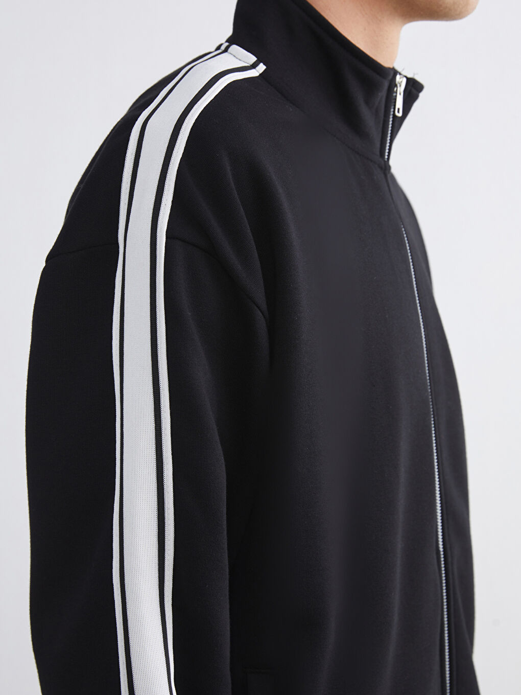 Siyah Dik Yaka Uzun Kollu Erkek Fermuarlı Sweatshirt-2