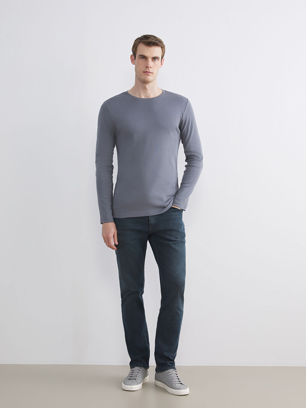 Gri Bisiklet Yaka Basic Uzun Kollu Erkek Tişört-1