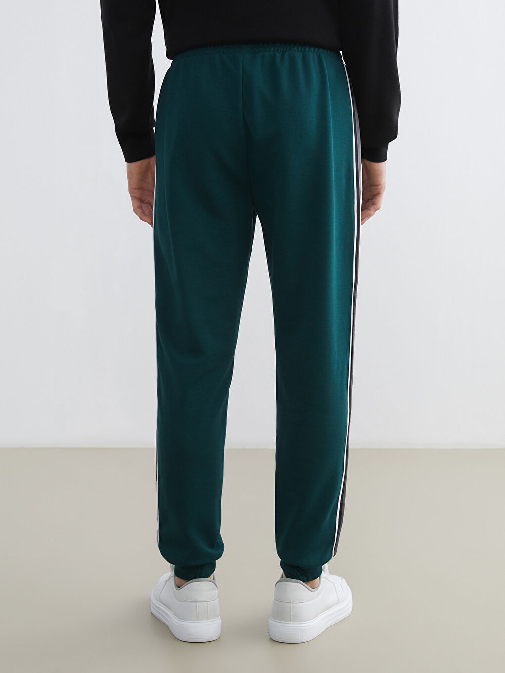 Standard Fit Men's Jogger Sweatpants-6